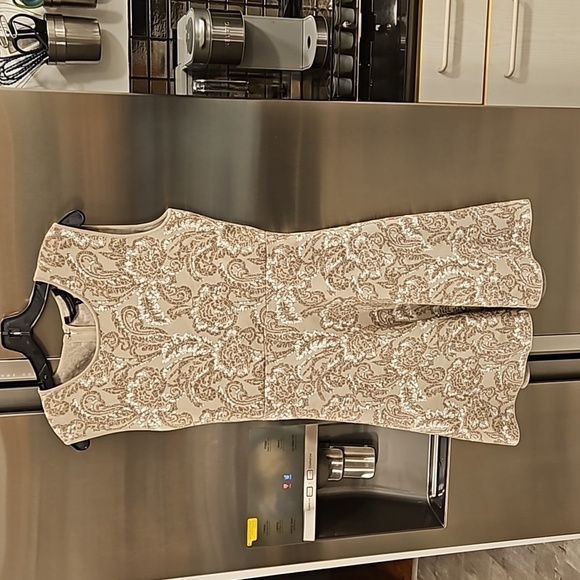 💕BCBGMAXAZRIA💕 Alix Jacquard Dress Light Stone Floral Tapestry Large NWT - Picture 7 of 16